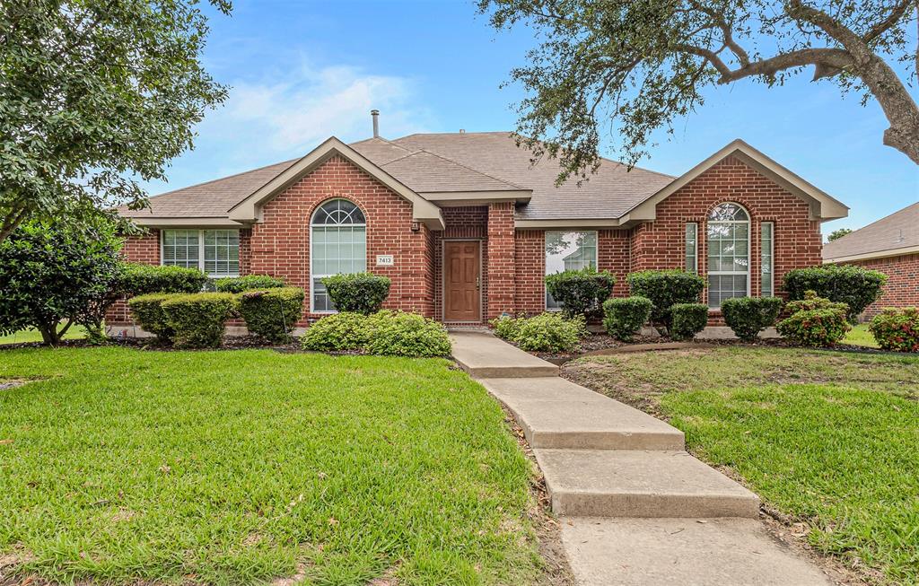 7413 Providence Dr, Rowlett, TX 75089
