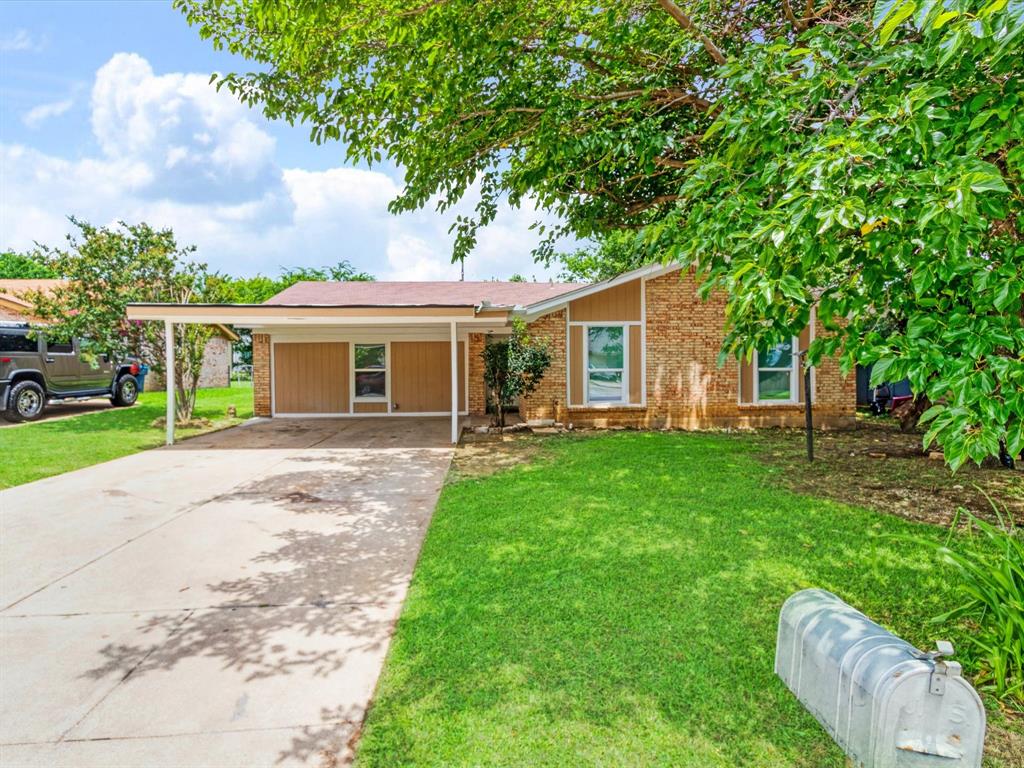 4901 Richardson St, Fort Worth, TX 76119