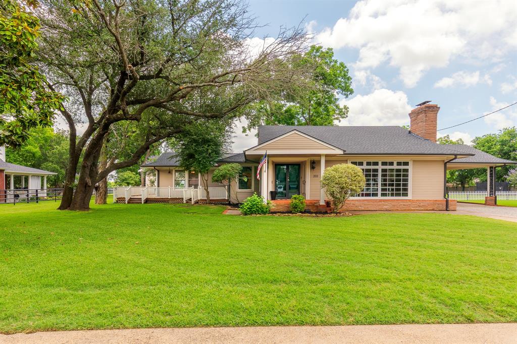203 Umphress St, Van Alstyne, TX 75495
