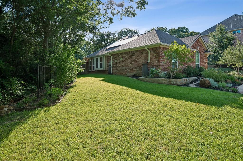 2701 Hidden Lake Dr, Grapevine, TX 76051 photo