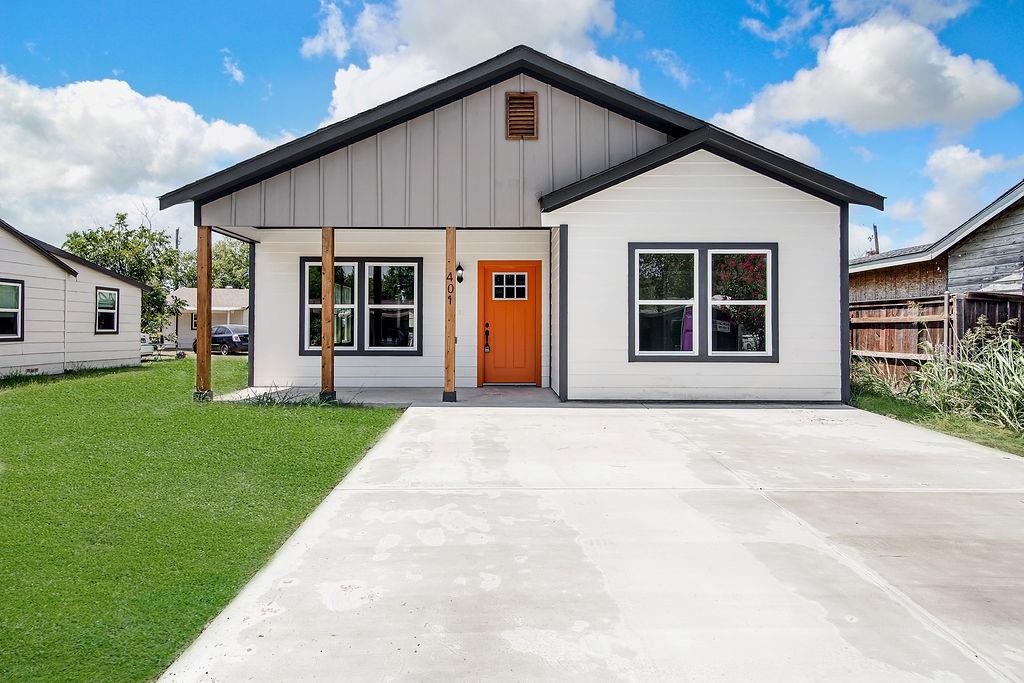 403 Hansbarger St, Everman, TX 76140