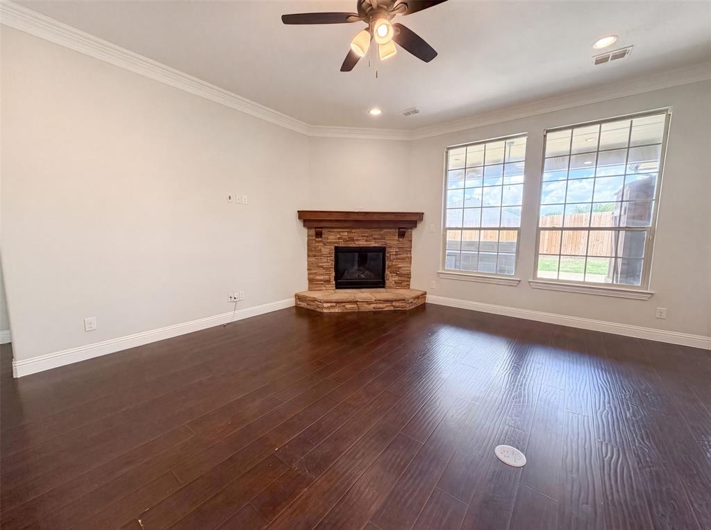 400 Blue Star Ct, Burleson, TX 76028 photo