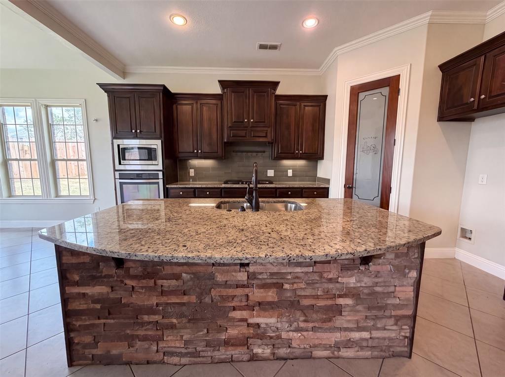400 Blue Star Ct, Burleson, TX 76028 photo
