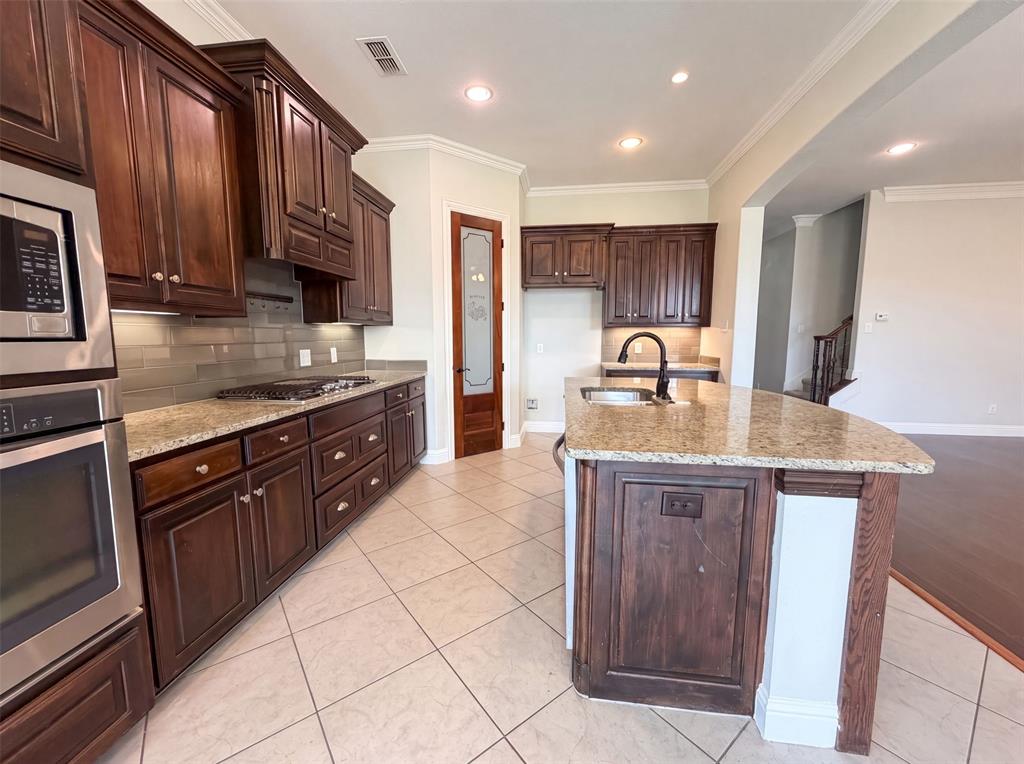 400 Blue Star Ct, Burleson, TX 76028 photo