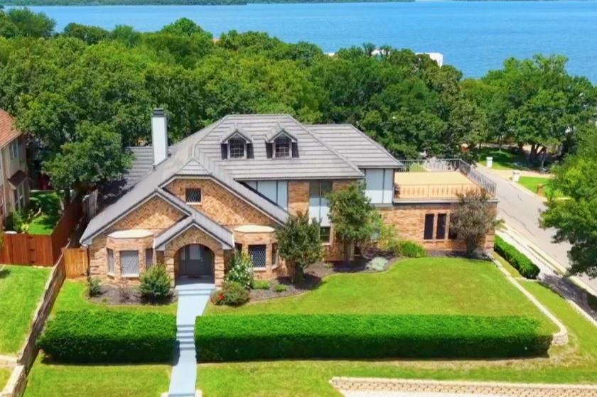 6101 Tiffany Oaks Ln, Arlington, TX 76016