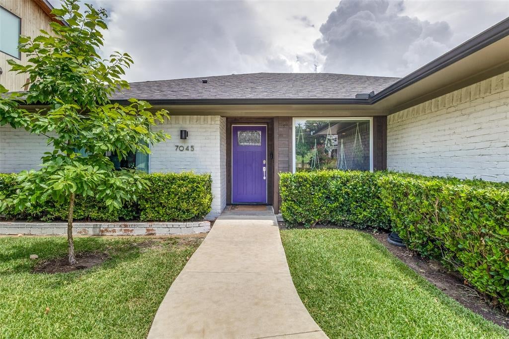 7045 Gaston Pkwy, Dallas, TX 75214 photo