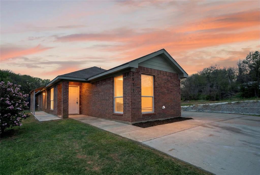 2971 Loving Ave, Fort Worth, TX 76106