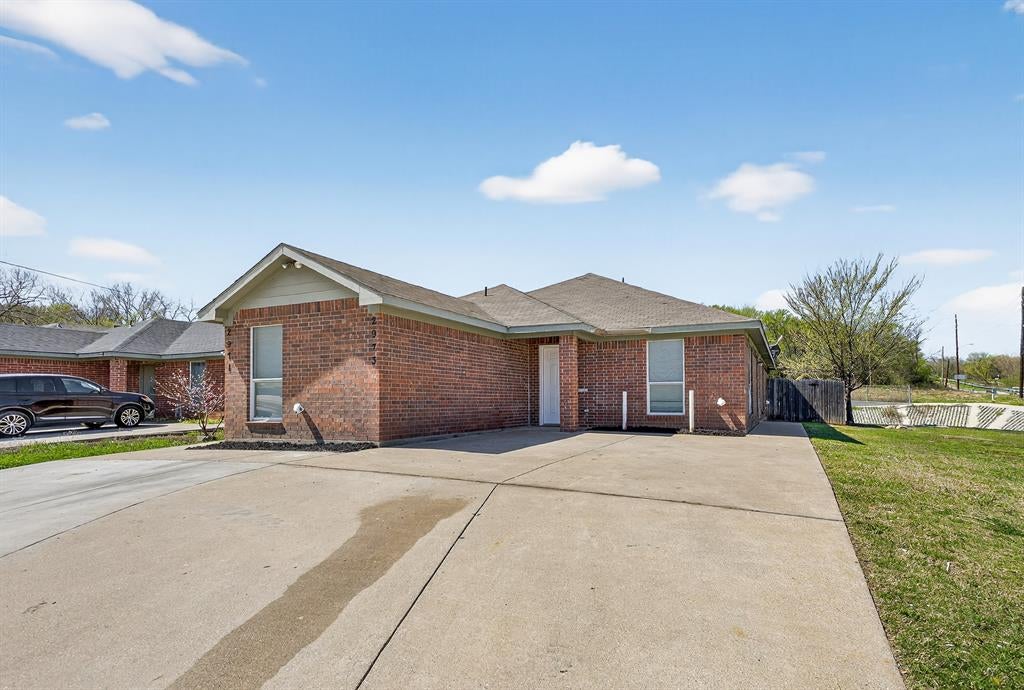 2971 Loving Ave, Fort Worth, TX 76106 photo