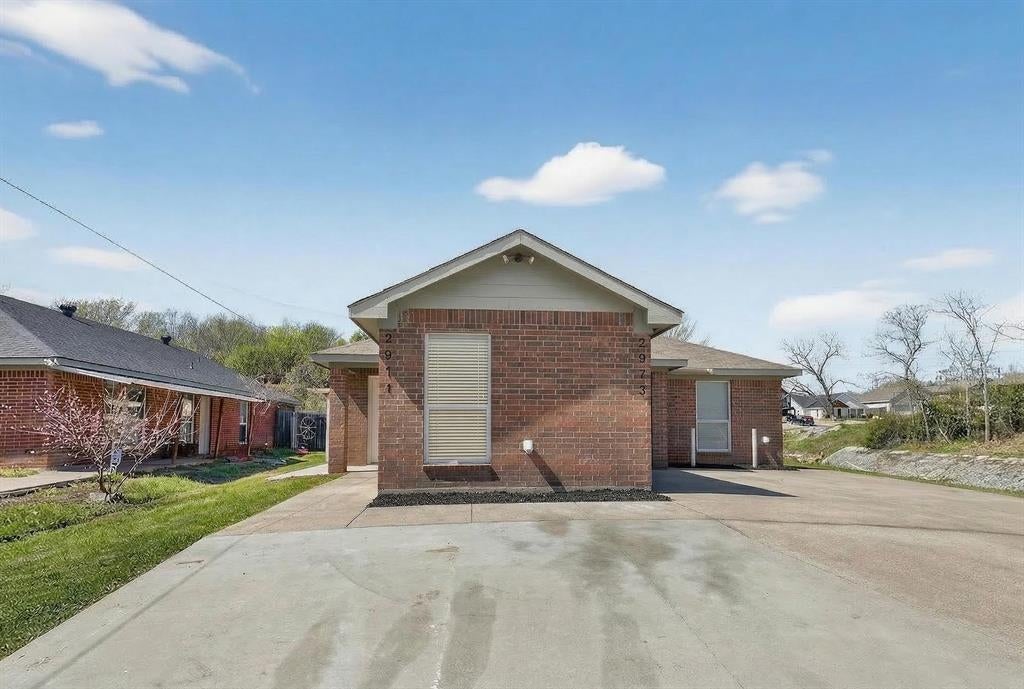 2971 Loving Ave, Fort Worth, TX 76106 photo