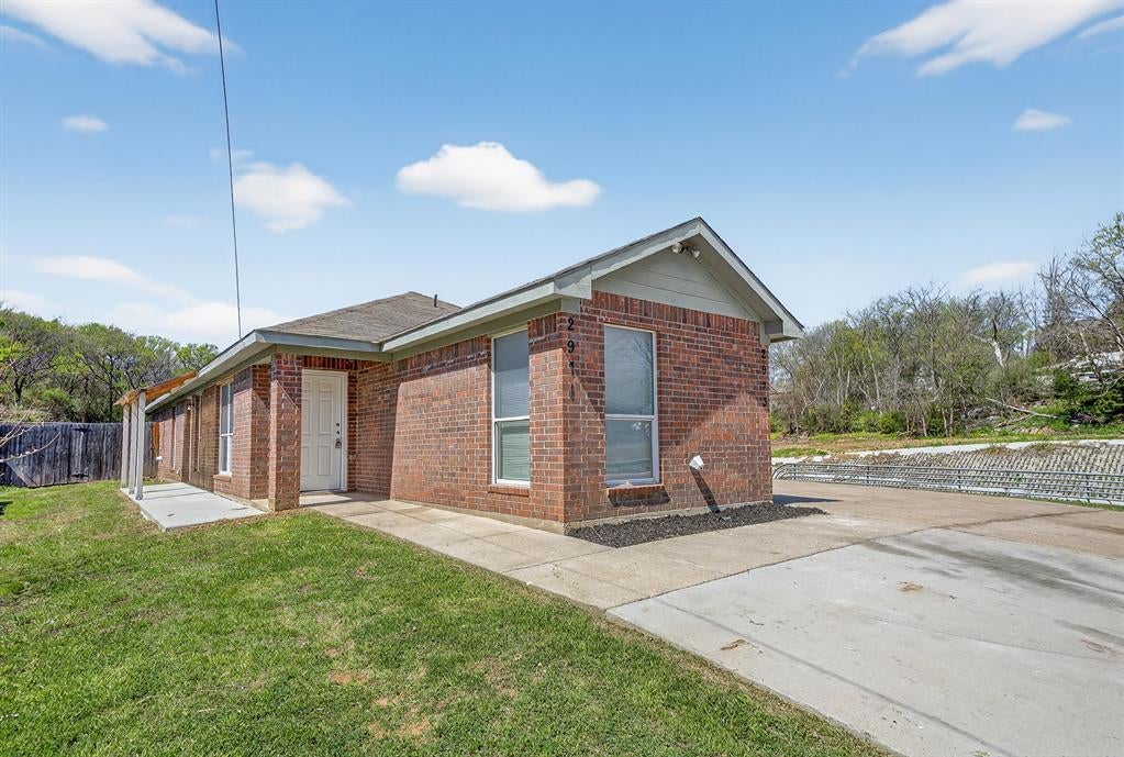 2971 Loving Ave, Fort Worth, TX 76106 photo