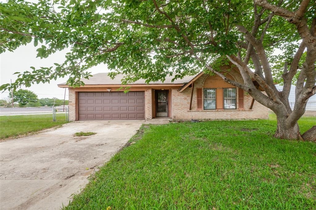 2654 Arlington Ln, Lancaster, TX 75134