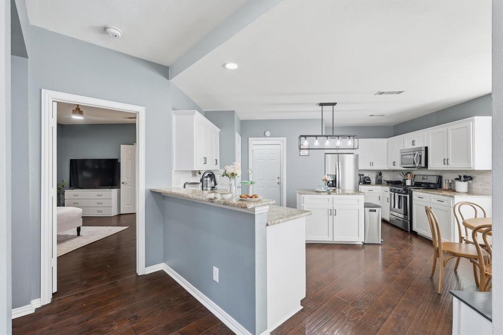537 Purdue Dr, Lewisville, TX 75067 photo