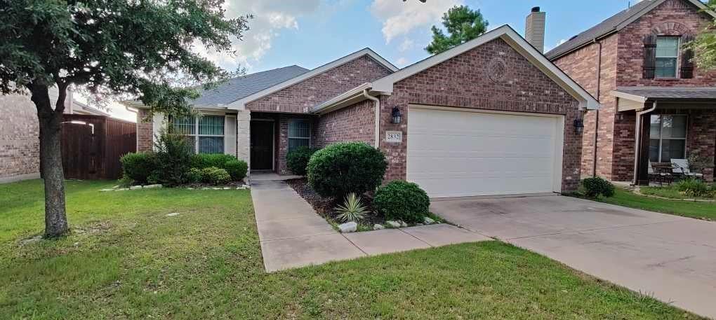 2832 Crescent Lake Dr, Little Elm, TX 75068