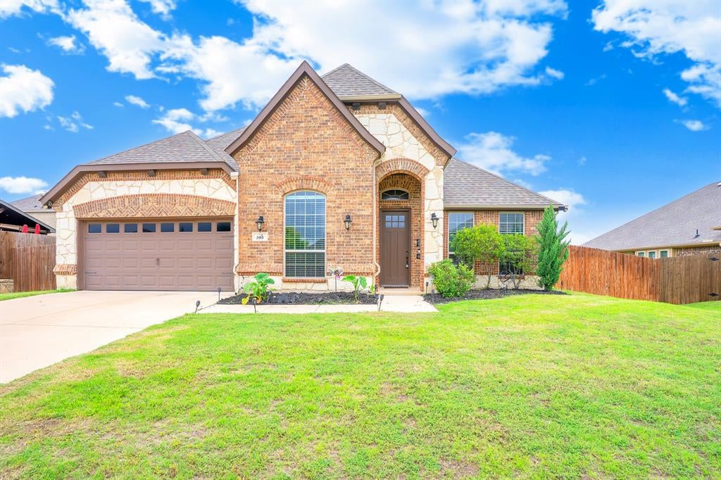 395 Strait Ln, Waxahachie, TX 75165