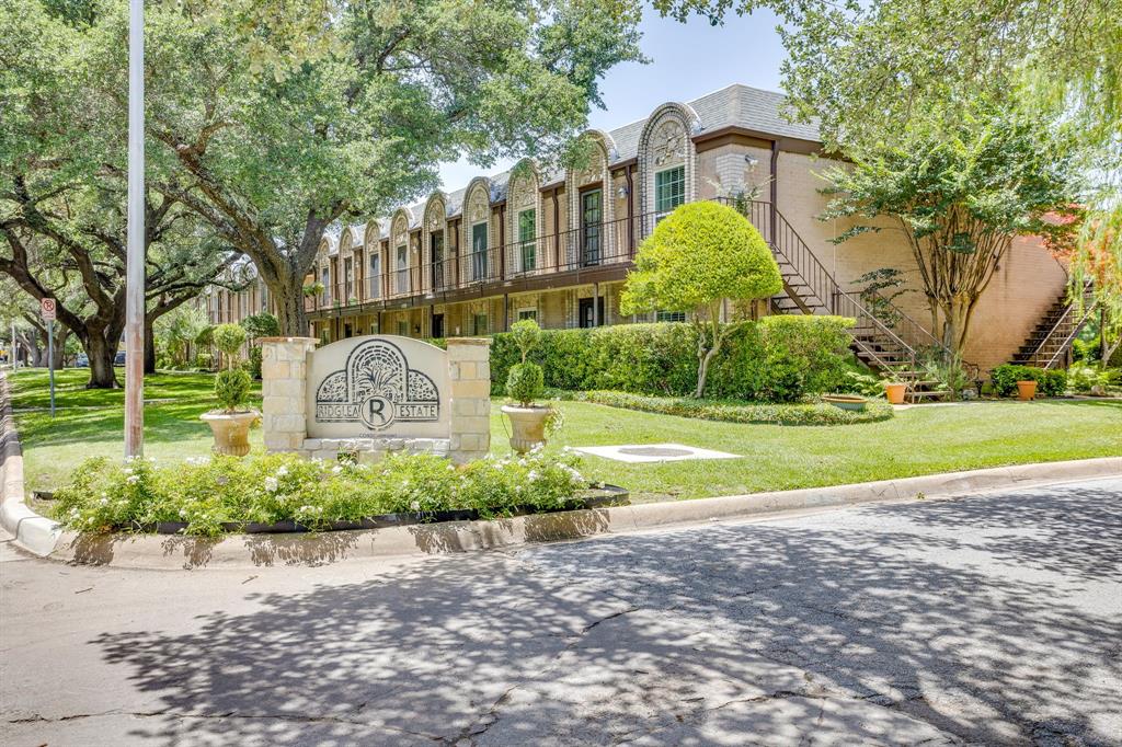 4102 Ridglea Country Club Dr, Fort Worth, TX 76126