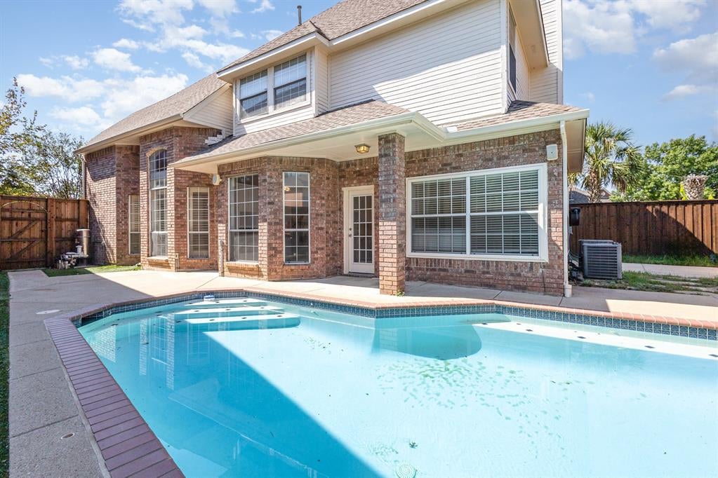 906 Beau Dr, Coppell, TX 75019
