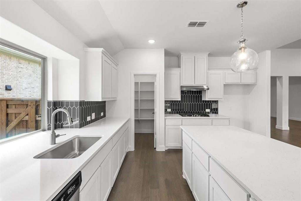 700 Brazos Dr, Van Alstyne, TX 75495 photo