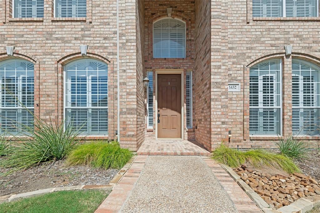 1432 Parkwood Dr, Carrollton, TX 75007 photo