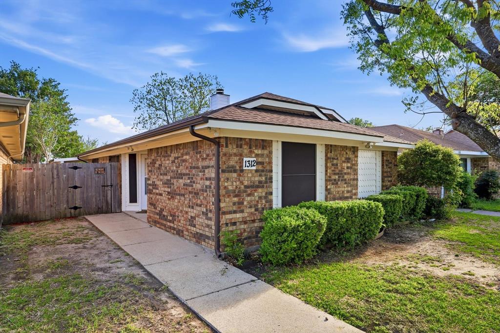 1312 Hackamore St, Mesquite, TX 75149