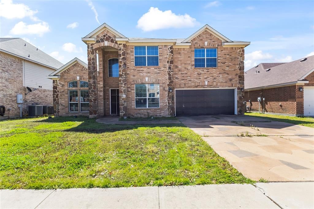 824 Peach Ln, Burleson, TX 76028