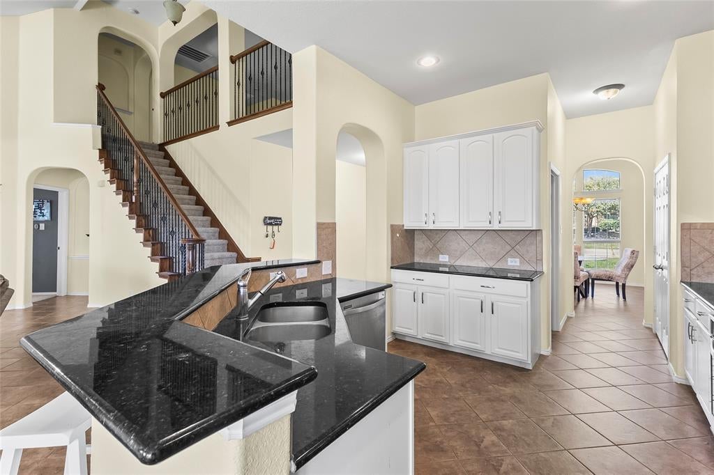824 Peach Ln, Burleson, TX 76028 photo