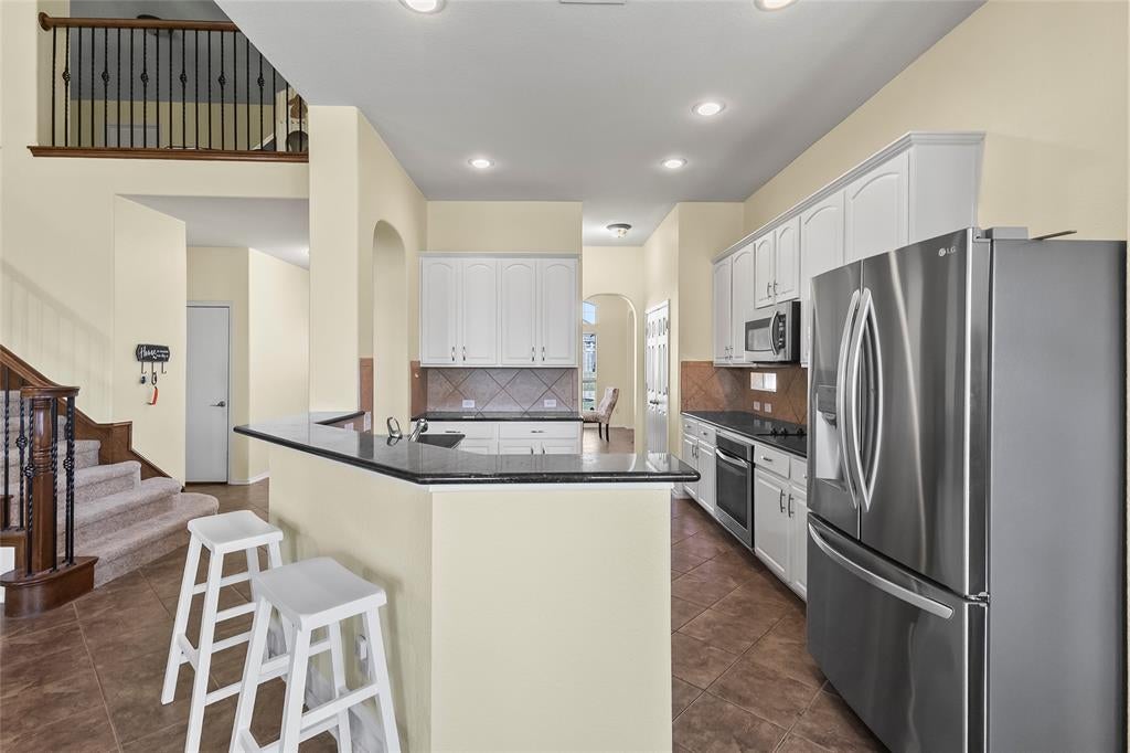 824 Peach Ln, Burleson, TX 76028 photo