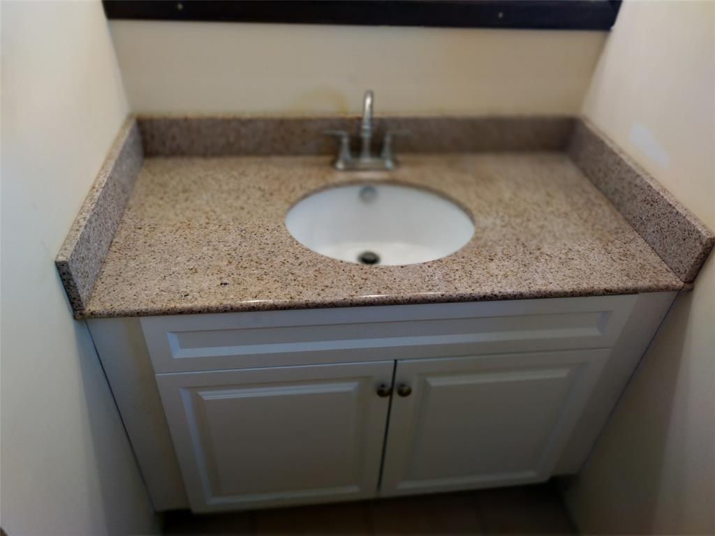202 SW Cindy Ln, Burleson, TX 76028 photo