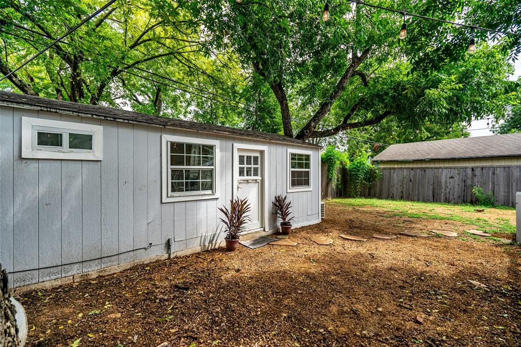 719 Melba St, Dallas, TX 75208 photo