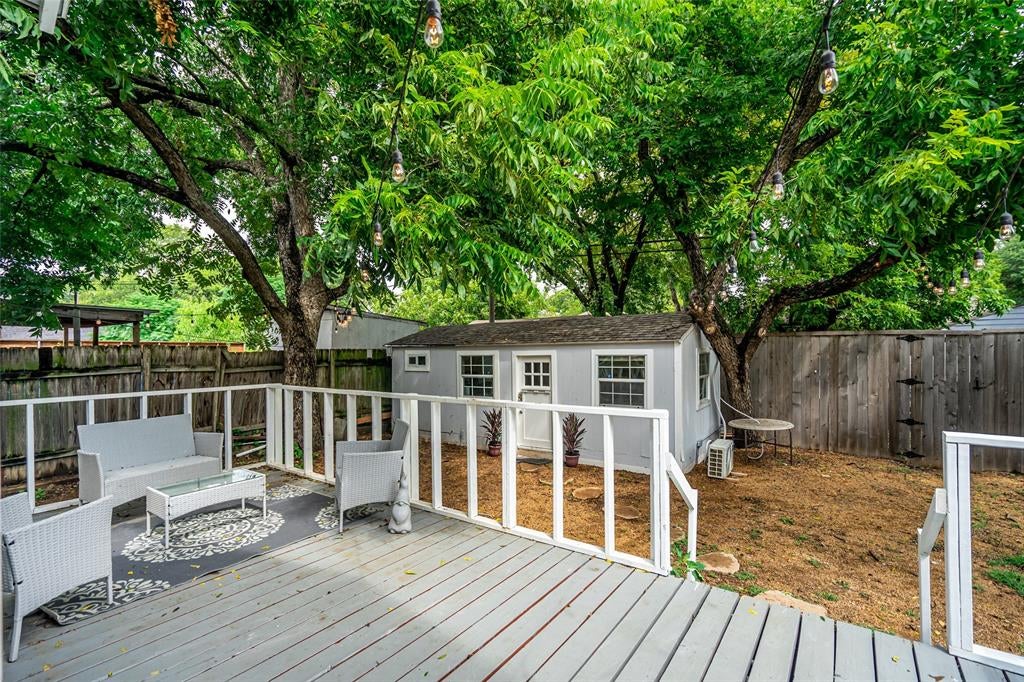 719 Melba St, Dallas, TX 75208 photo