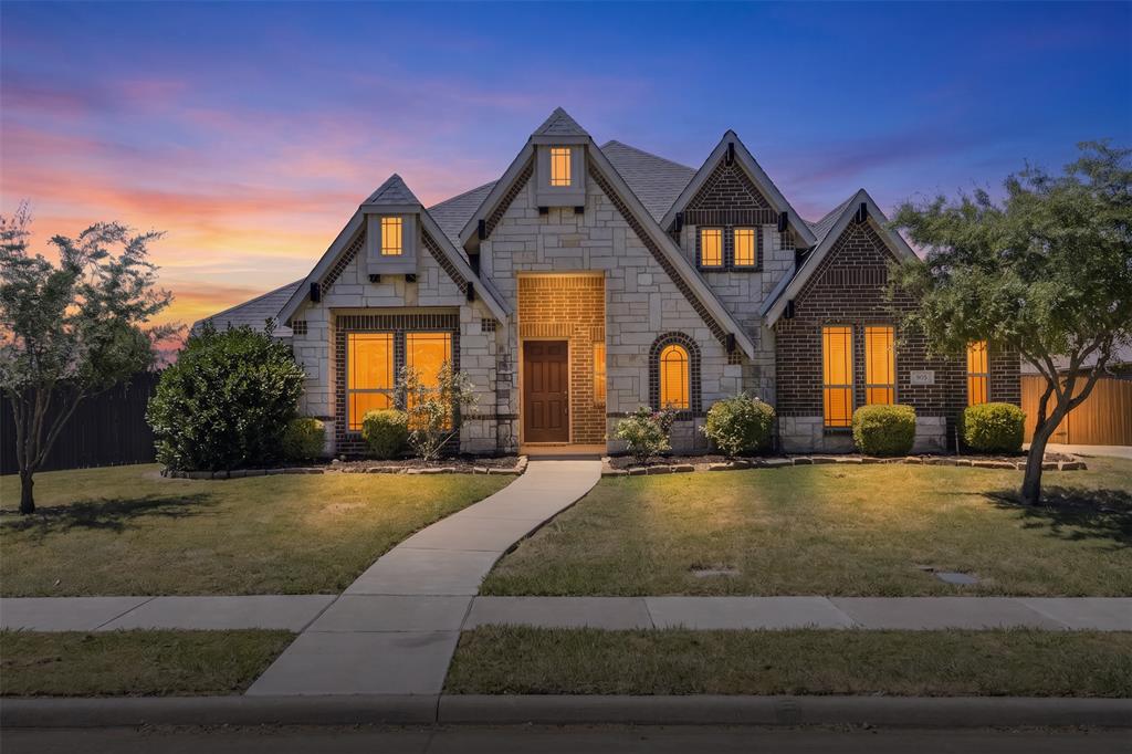 905 Mill Pond Dr, Midlothian, TX 76065