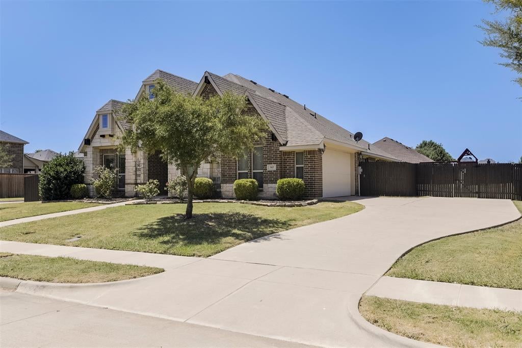 905 Mill Pond Dr, Midlothian, TX 76065 photo