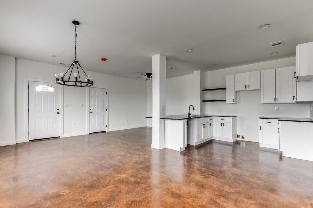 1020 Burnett Blvd, Alvarado, TX 76009
