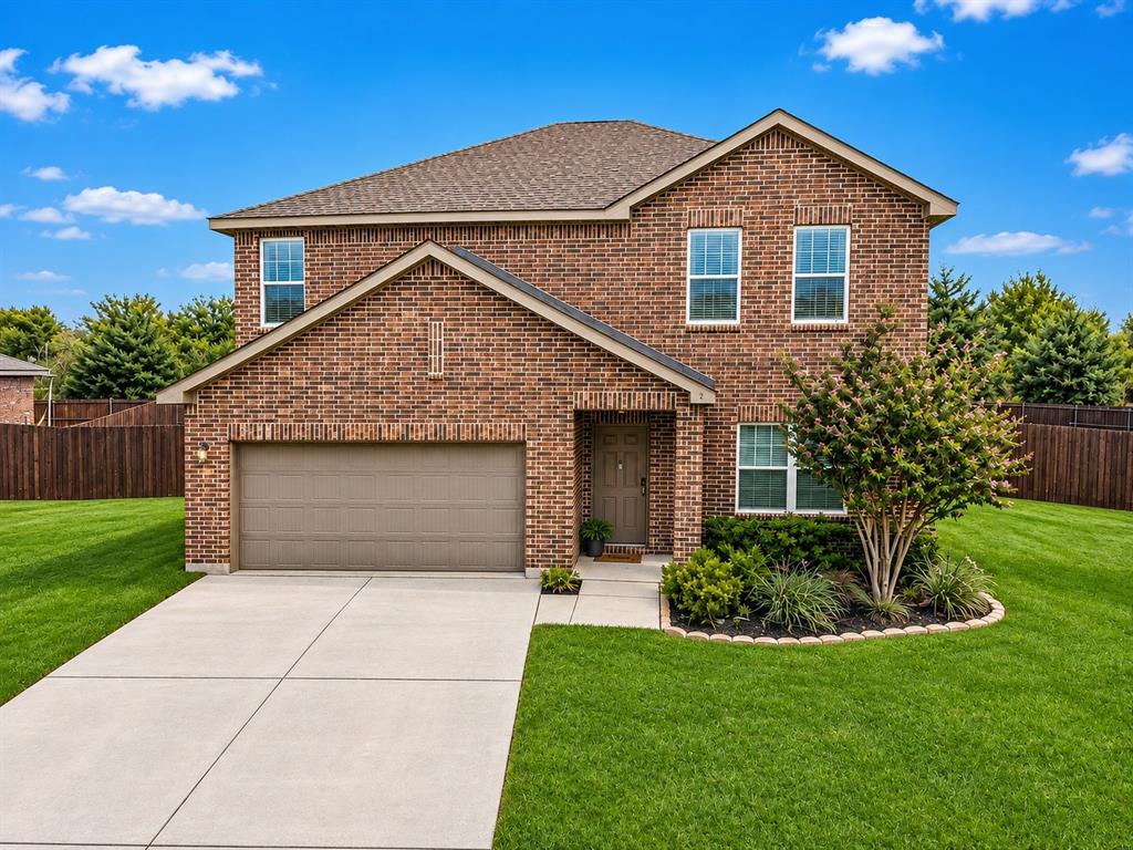 2 Glen Crossing Rd, Edgecliff Village, TX 76134
