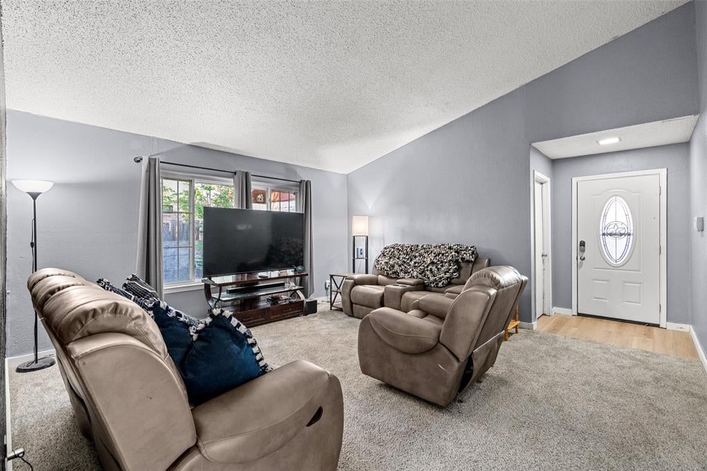 2837 Corrida Ct, Grand Prairie, TX 75052 photo