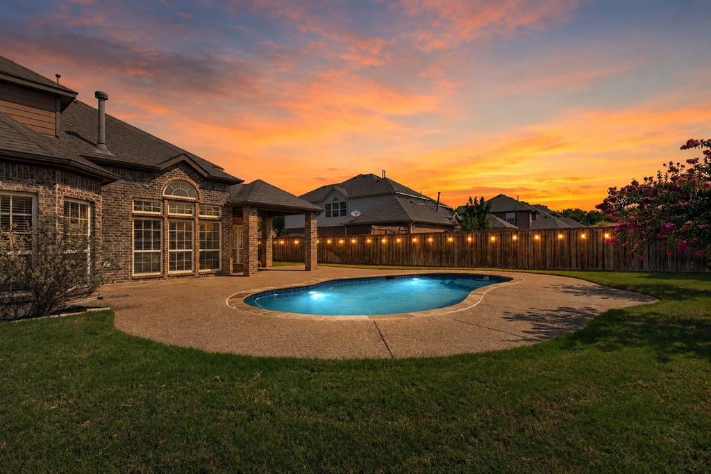 813 Wren Ct, Forney, TX 75126