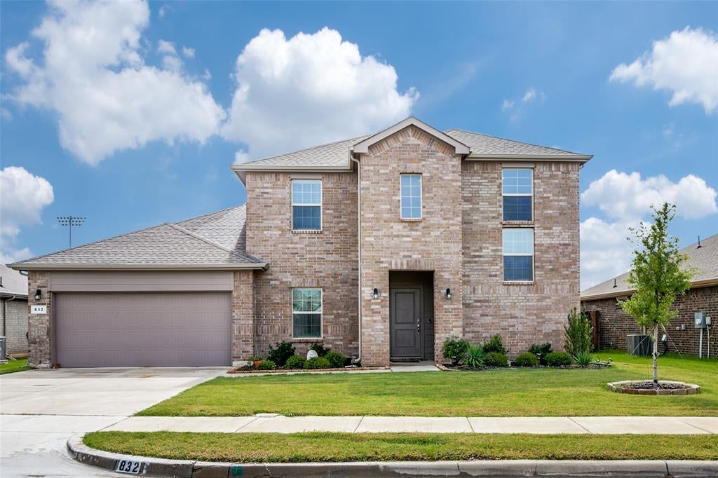832 Alexandria Ln, Joshua, TX 76058