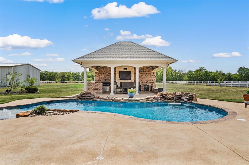 13425 Willow Creek Dr, Haslet, TX 76052
