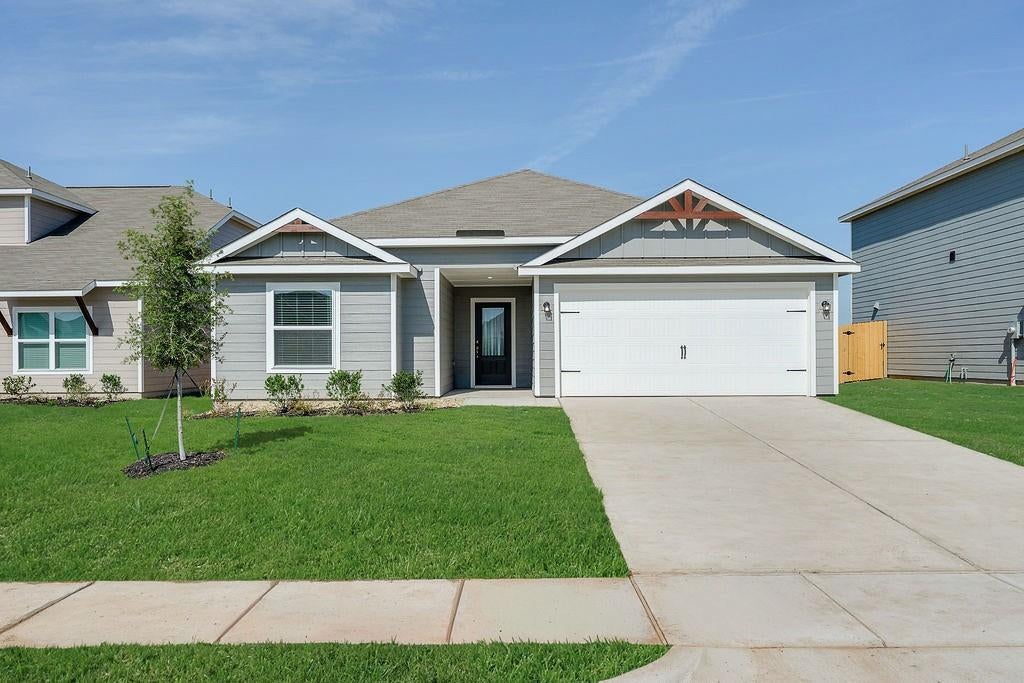 4910 Fillmore Dr, Greenville, TX 75401