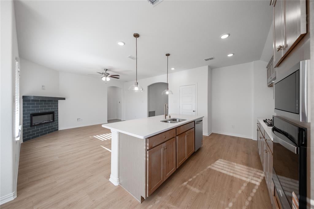 141 Glory Ln, Forney, TX 75126 photo