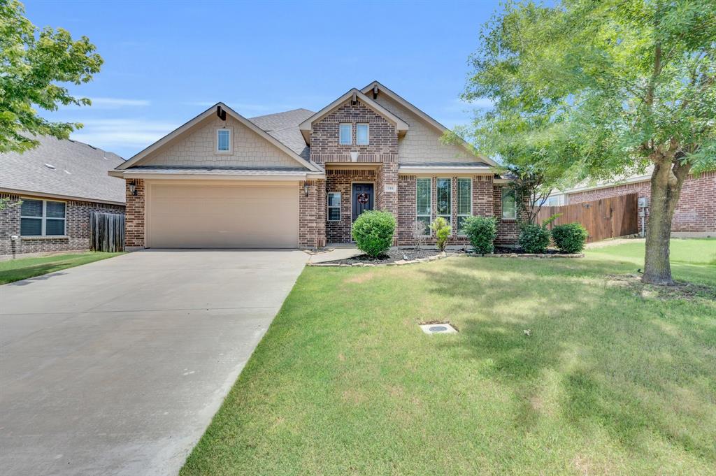 918 Newcastle Dr, Midlothian, TX 76065