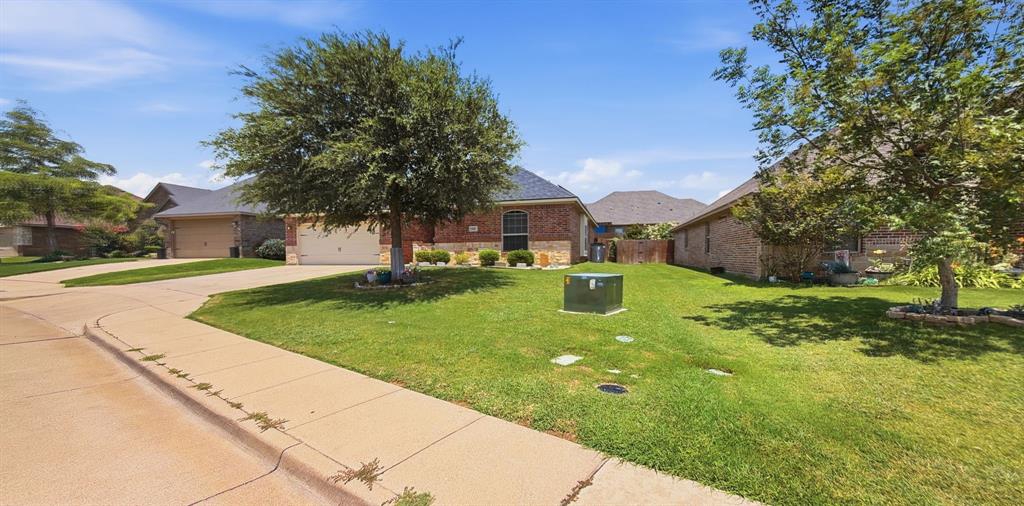 608 Donna Cir, Granbury, TX 76049 photo
