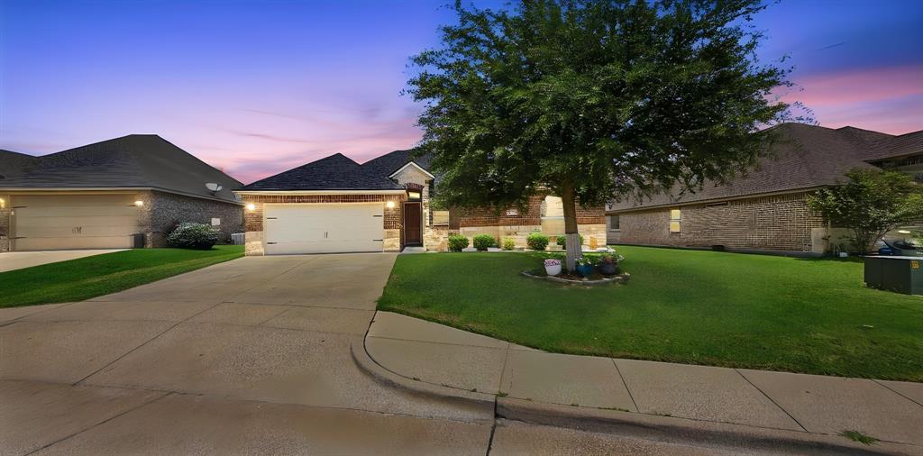 608 Donna Cir, Granbury, TX 76049 photo