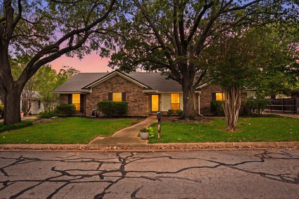 4604 Clay Court Ln, Arlington, TX 76017