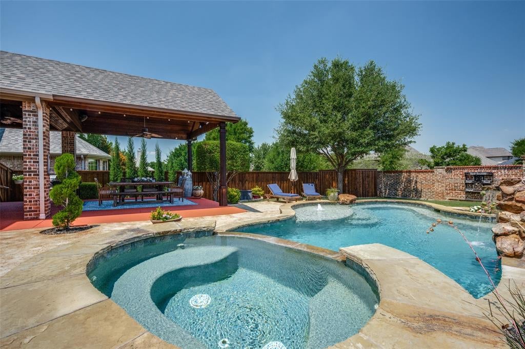 1133 Dayton Dr, Lantana, TX 76226 photo