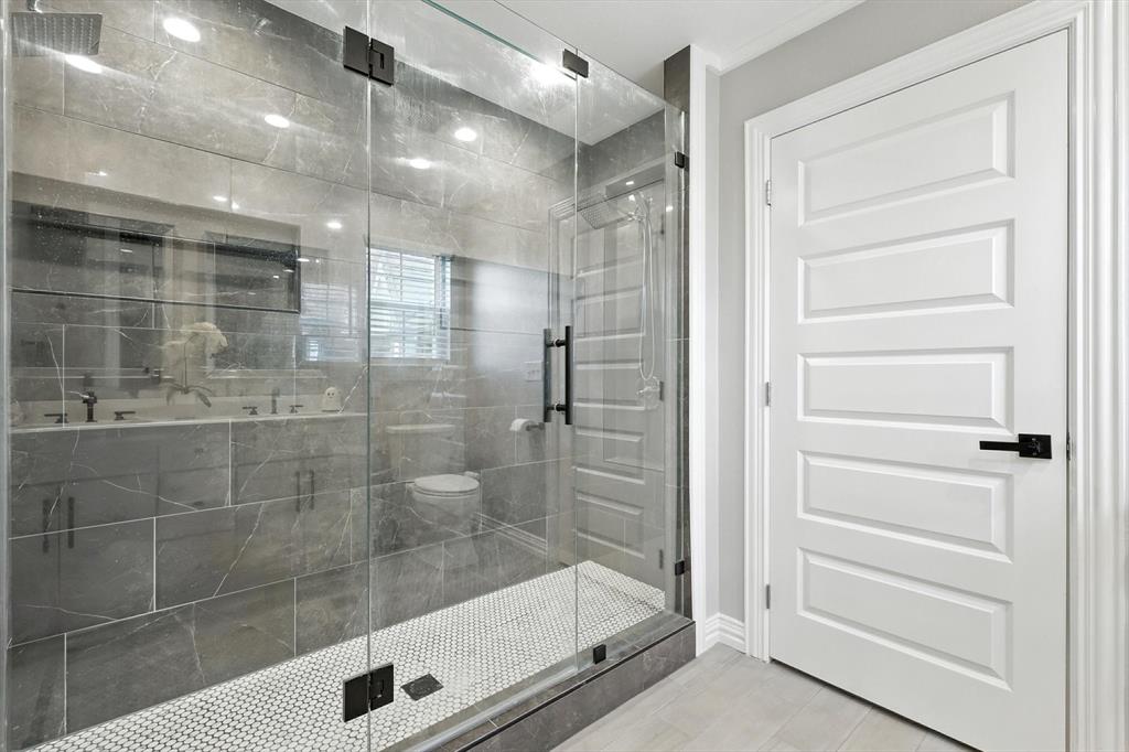 2013 W Shore Dr, Garland, TX 75043 photo