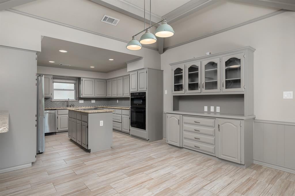 15607 Golden Creek, Dallas, TX 75248 photo