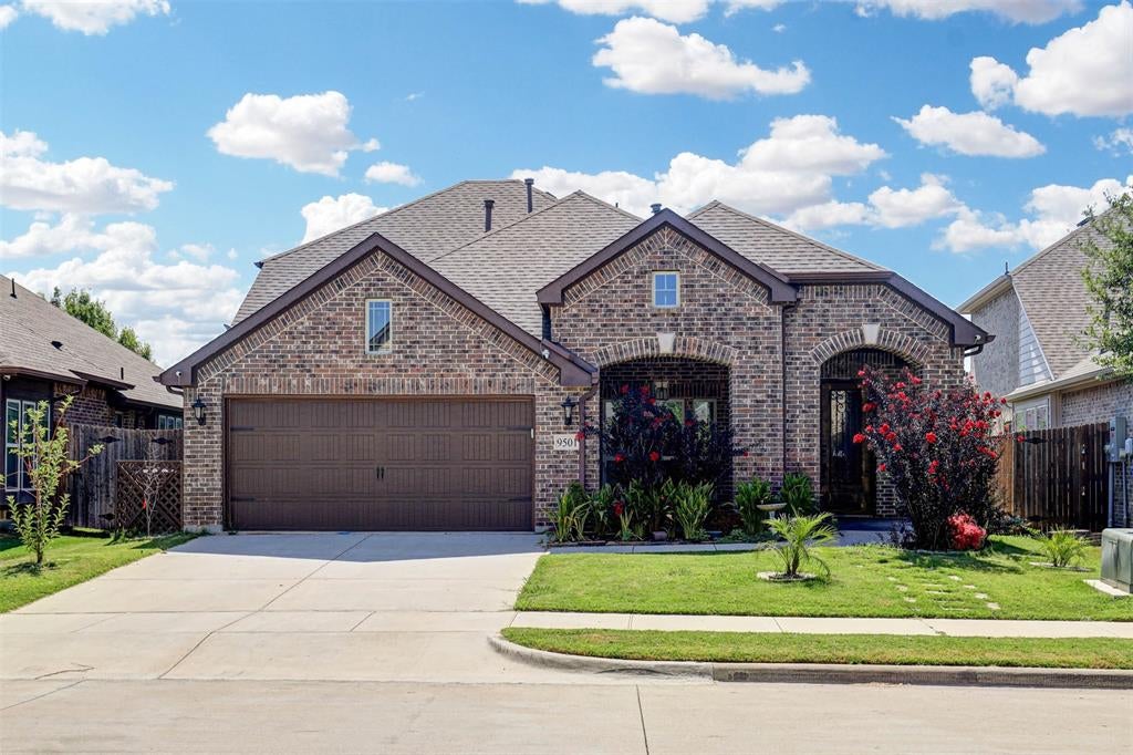 9501 Meadowpark Dr, Denton, TX 76226