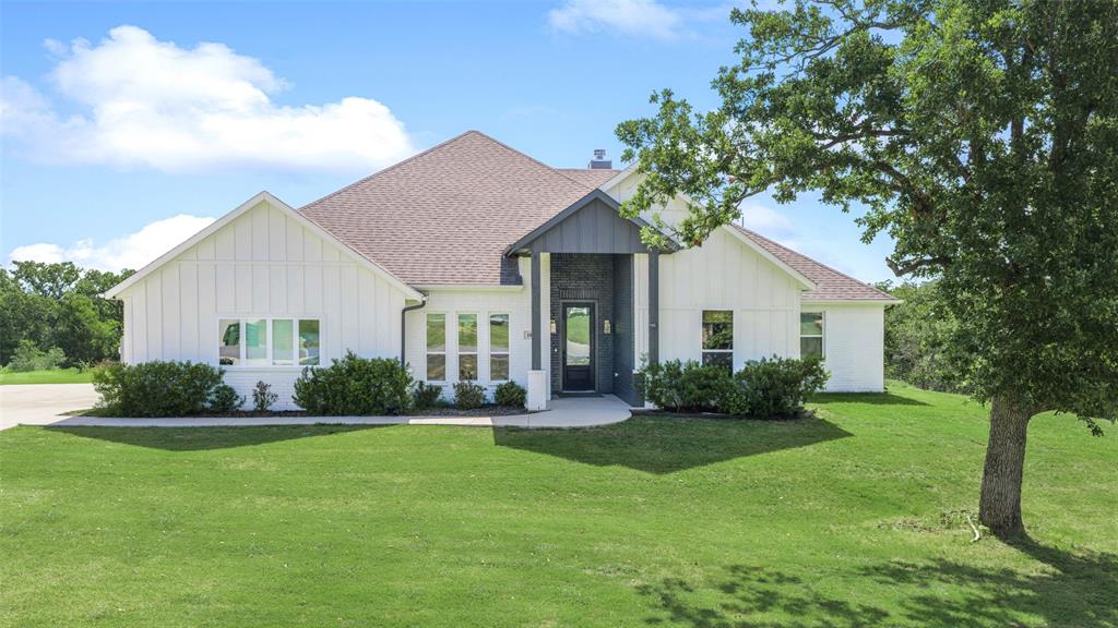 180 Lucky Ridge Ln, Boyd, TX 76023