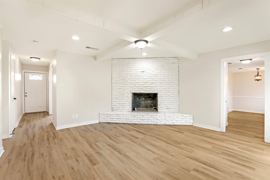 821 Oakwood Ave, Hurst, TX 76053 photo