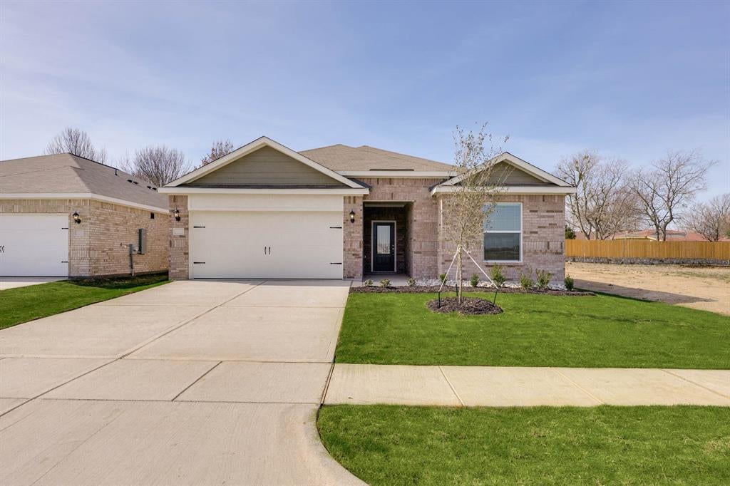 1704 Paul Dr, Seagoville, TX 75159